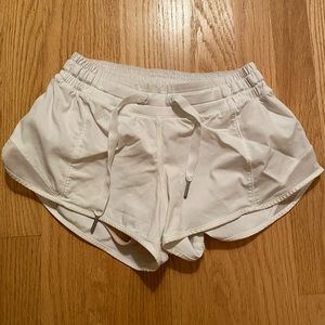 LuLuLemon Hotty Hot Shorts 2.5”